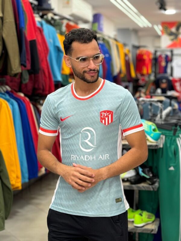 تيشيرت اتليتكو مدريد ملعب 2025