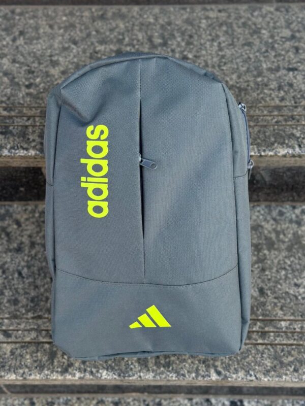 ⁦شنطه باك adidas هرم⁩ - الصورة ⁦3⁩