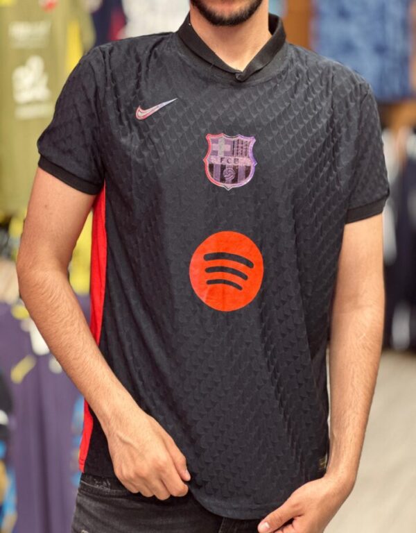 تيشرت برشلونه 2025 بلاير اديشن