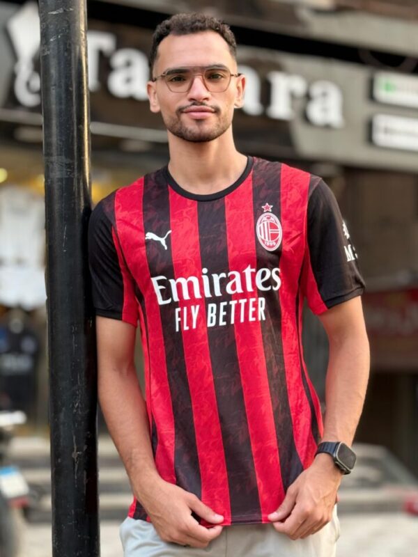 ⁦تيشيرت ايسي ميلان ملعب 2026⁩ - الصورة ⁦2⁩