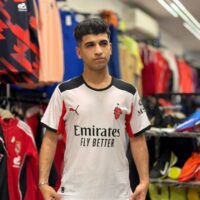 تيشيرت ايسي ميلان2026